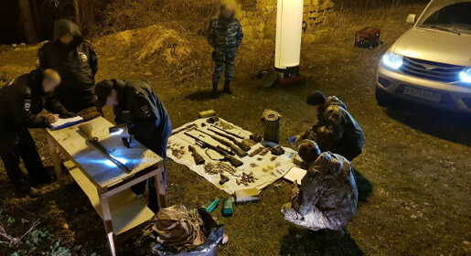 В ущелье горы Ай-Петри в Крыму обнаружен схрон с оружием и боеприпасами